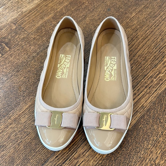 Salvadore Ferragamo Beige Flats ✨ - Picture 11 of 13
